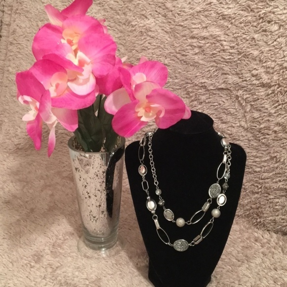 NEW YORK & CO Necklace - Picture 2 of 5